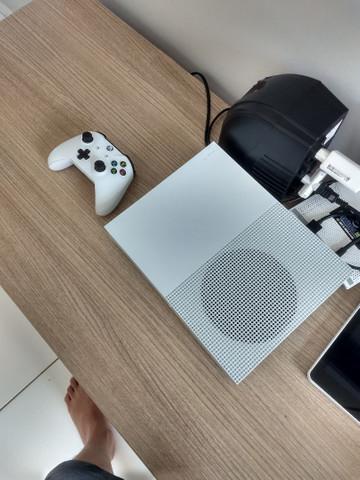 Xbox one S 500 gigas bem novinho em Caruaru e região.