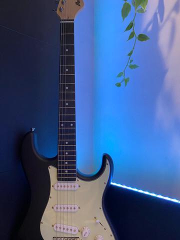 Guitarra Stratocaster + Amplificador