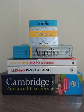 Livros e dicionários - idiomas