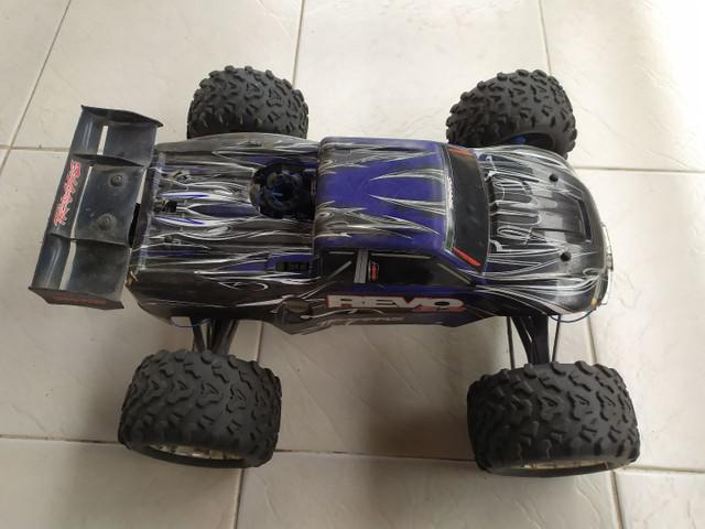 REVO 3.3 TRAXXAS + SERVO FUBATA