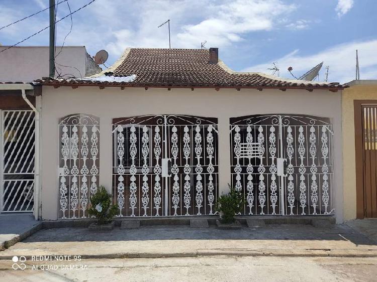 Casa em região tranquila, em Jundiaí -SP, próx a Av 14 de