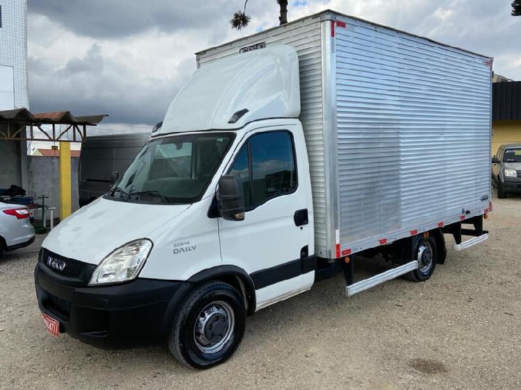 Iveco Daily 2.3 HPI 35S14 Chassi Branco 2016/2016 - Curitiba