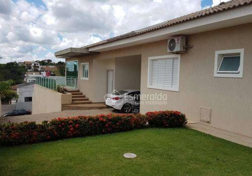 Excelente Casa de 3 dormitórios à venda, 243 m² por R$