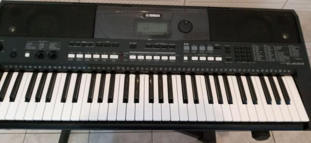 Vendo teclado psr e433 semi novo