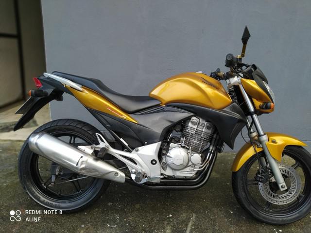 Vendo CB300R 2011 manual e chave reserva