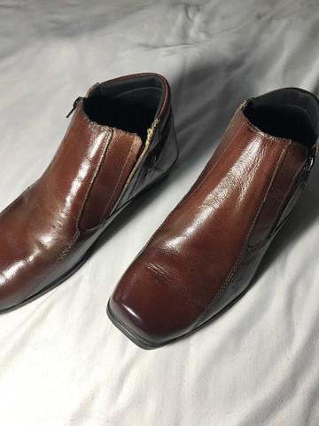 Bota de couro TAMANHO 40