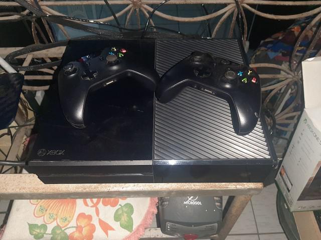 Xbox one fat c/ 2 controles 2t HD