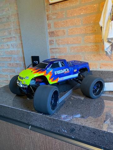 Revo 3.3 traxxas