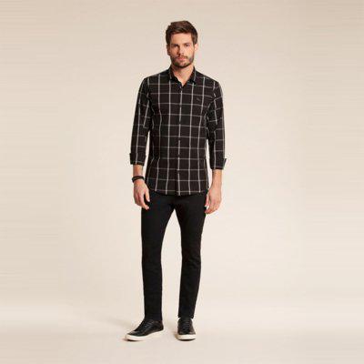 Camisa masculina xadrez preto acostamento