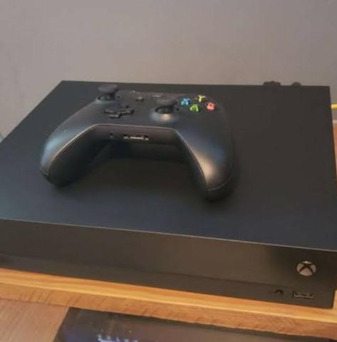 Xbox one x novo em perfeito estado