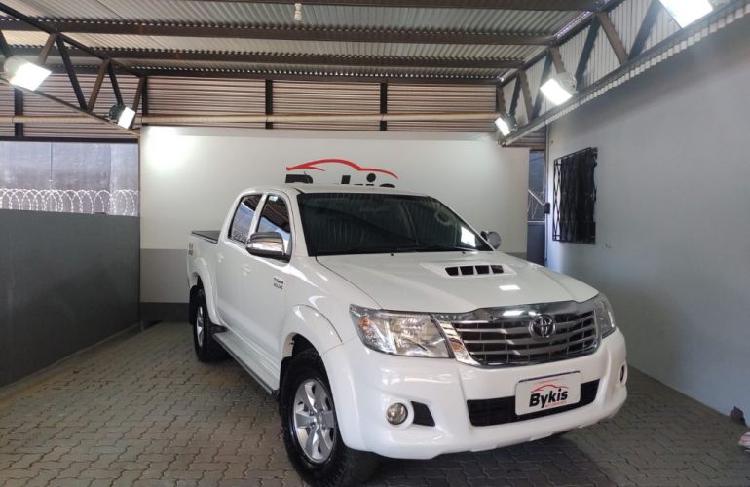 Toyota hilux srv 4x4 3.0 (cab dupla) (aut) / 2014