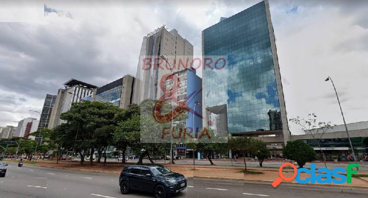 Conjunto comercial com auditório e heliponto ao lado Metrô Faria LIma!