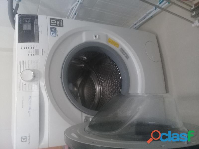 Vendo máquina de lavar Electrolux lava e seca 2