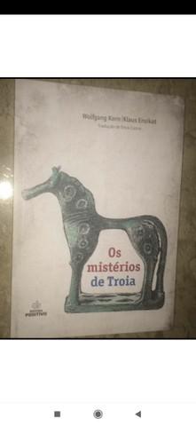 Livro os mistérios de troia