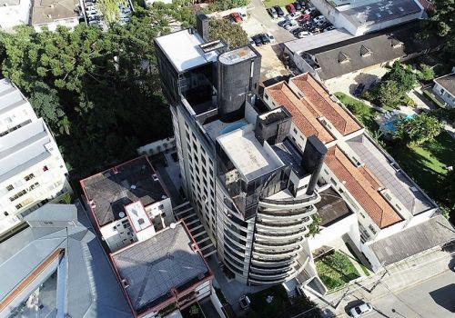 Apartamento no Condomínio Edifício Batel Diamond, Batel