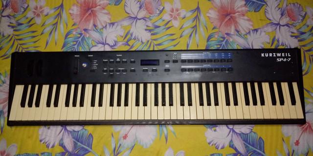 Teclado profissional kurzweil sp4-7