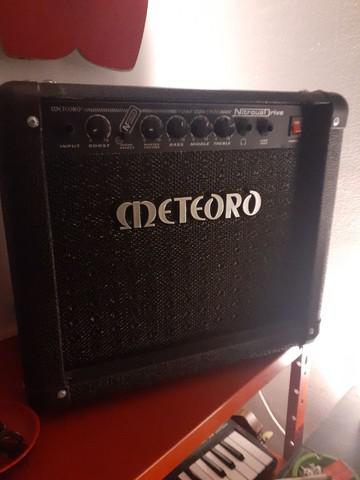 Amplificador 15w caixa de som guitarra Meteoro Drive