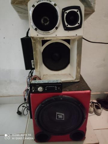 Som automotivo jbl