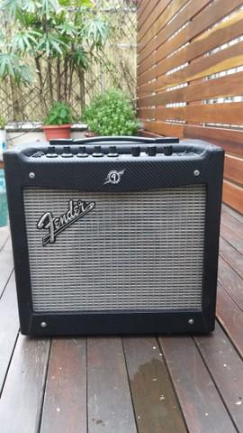 Amplificador Fender Mustang I