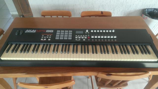 Controlador midi akai mpk88