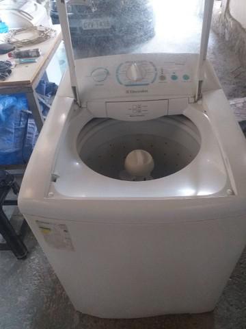 Electrolux 12 kg.ta semi nova..