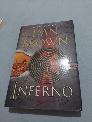 Livro inferno de dan brown (autor de código da vinci)