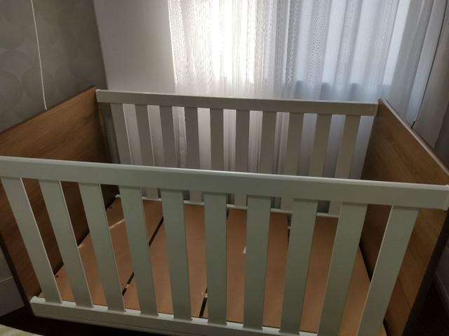 Berço mini cama madeira e branco