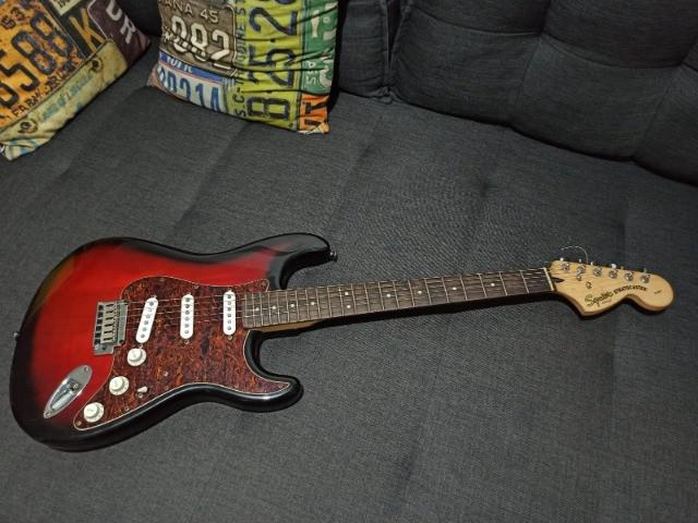 Guitarra squier stratocaster standard antique burst!