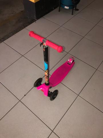 Patinete infantil rosa c/ Led