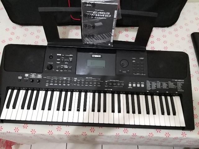 Teclado Yamaha PSR-E463 + Suporte X + Capa + Bag (Semi-Novo)