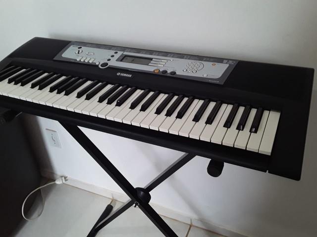 Teclado yamaha psr 213