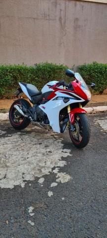 Honda cbr 600 f branco