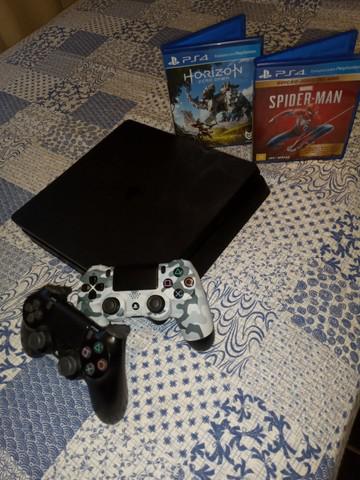 Play station 4 - ps4 em ótimo estado de conservação