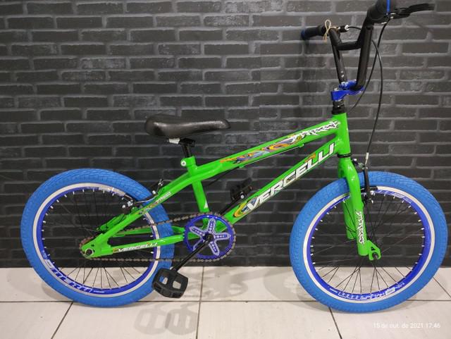 Bike de bmx aro 20 lindíssima 720 reais