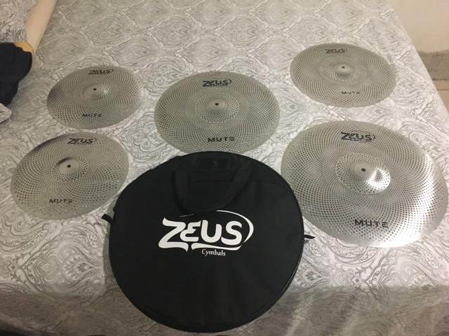 Kit pratos zeus mute