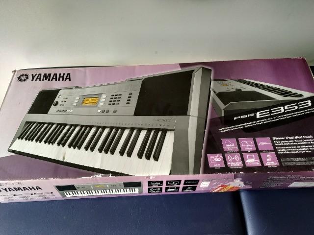 Teclado yamaha - psr e353