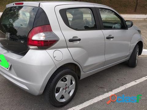 Carro Fiat mobi 5