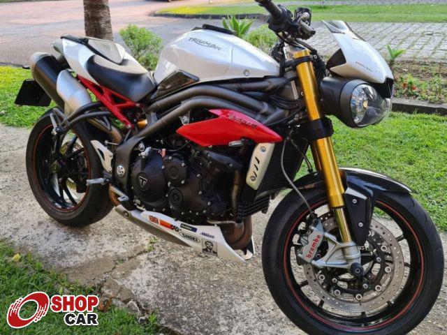 Triumph speed triple 1050 r