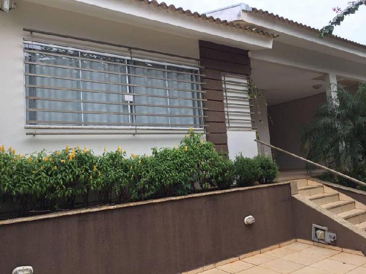 Casa de 215 metros quadrados no bairro jardim flórida com 2