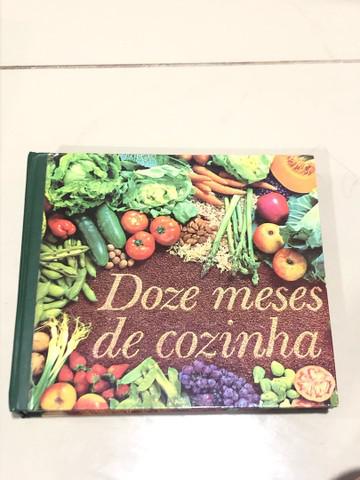 Livro 12 meses de cozinha semi novo