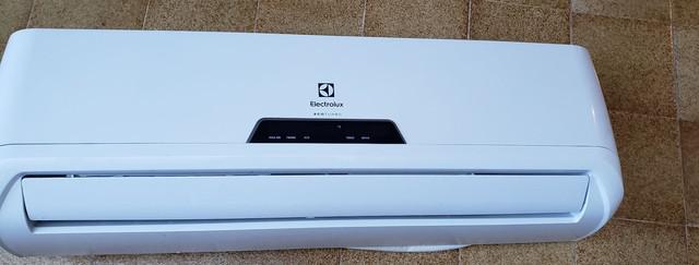 Ar condicionado electrolux 12000 btu semi novo(ar frio)