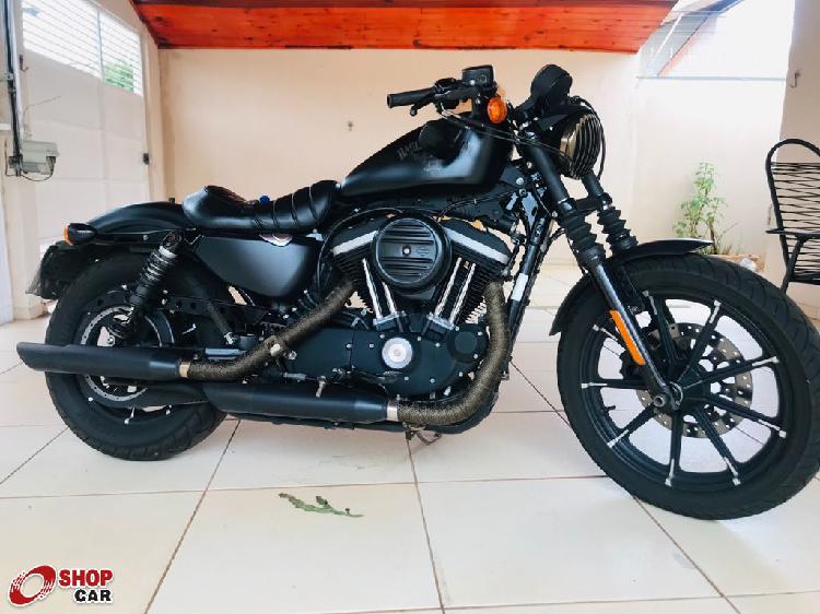 HARLEY DAVIDSON Sportster XL 883 Iron