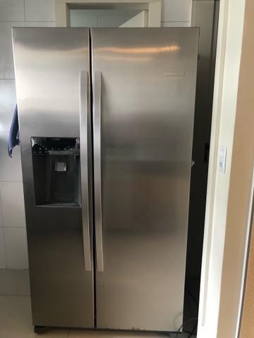 Geladeira side By side Electrolux 546L