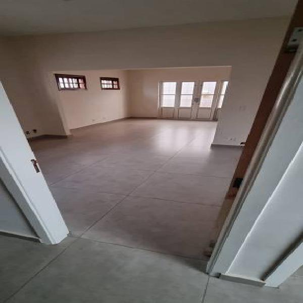 Imóvel comercial / residencial localizado à 150 m da Av.