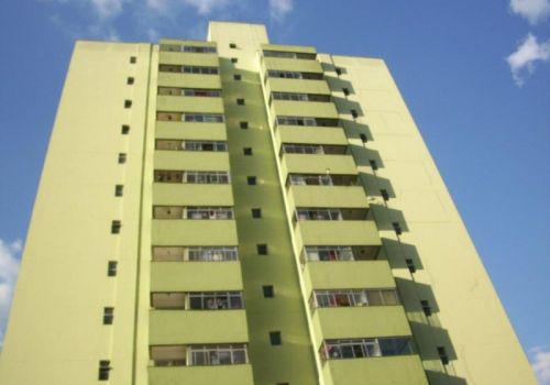 Apto. com 2 dorms. em ótima localização