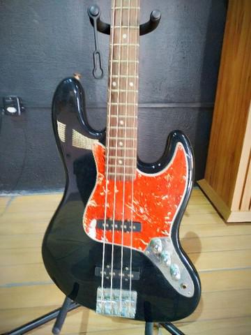 Baixo modelo Jazz Bass ZERADO