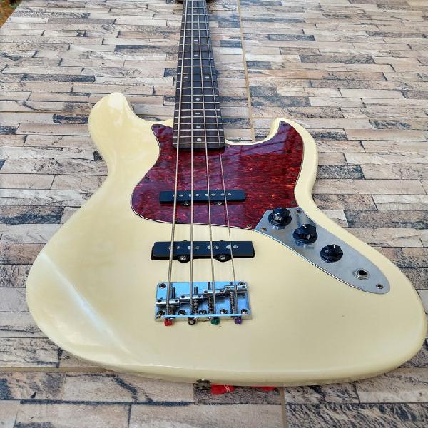 JAZZ BASS