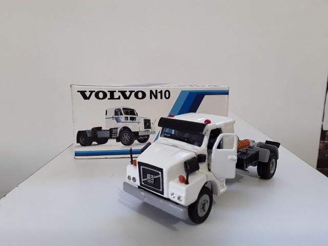 Raridade. Miniatura Caminhão Volvo Antigo Arpra