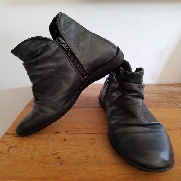 Bota Couro Perlatto 34