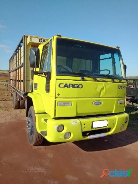 Caminhão ford cargo 1717 gaiola **